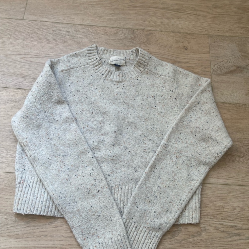 Universal Thread Cream Flecked Crewneck Sweater